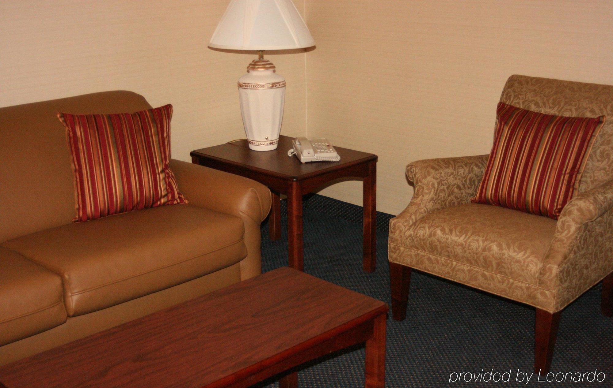 Maron Hotel & Suites Danbury Ruang foto
