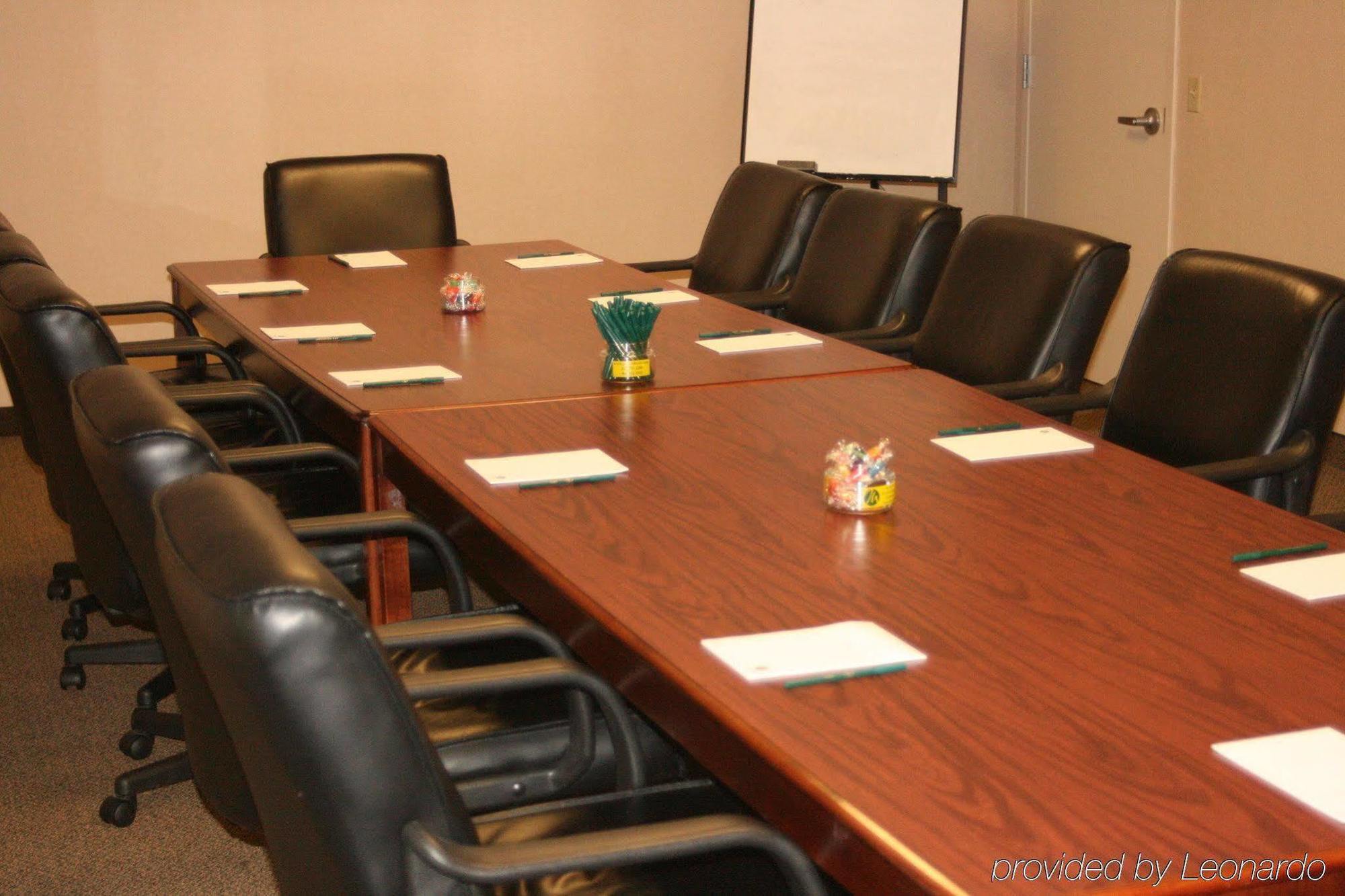 Maron Hotel & Suites Danbury Fasilitas foto
